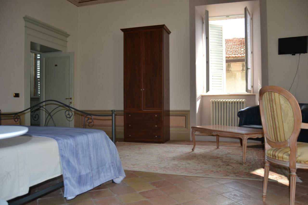 Palazzo Roberti Hotel Monte San Giusto Exterior foto