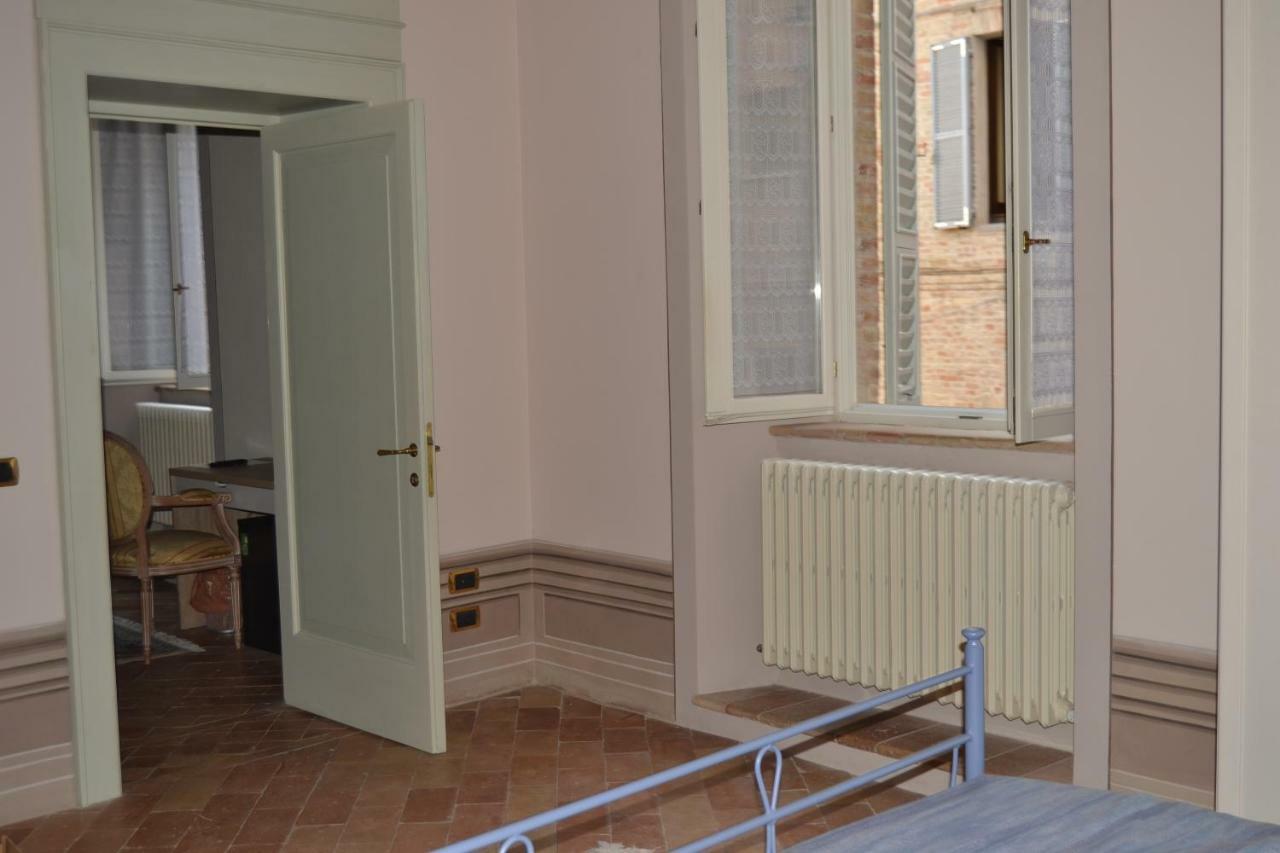 Palazzo Roberti Hotel Monte San Giusto Exterior foto